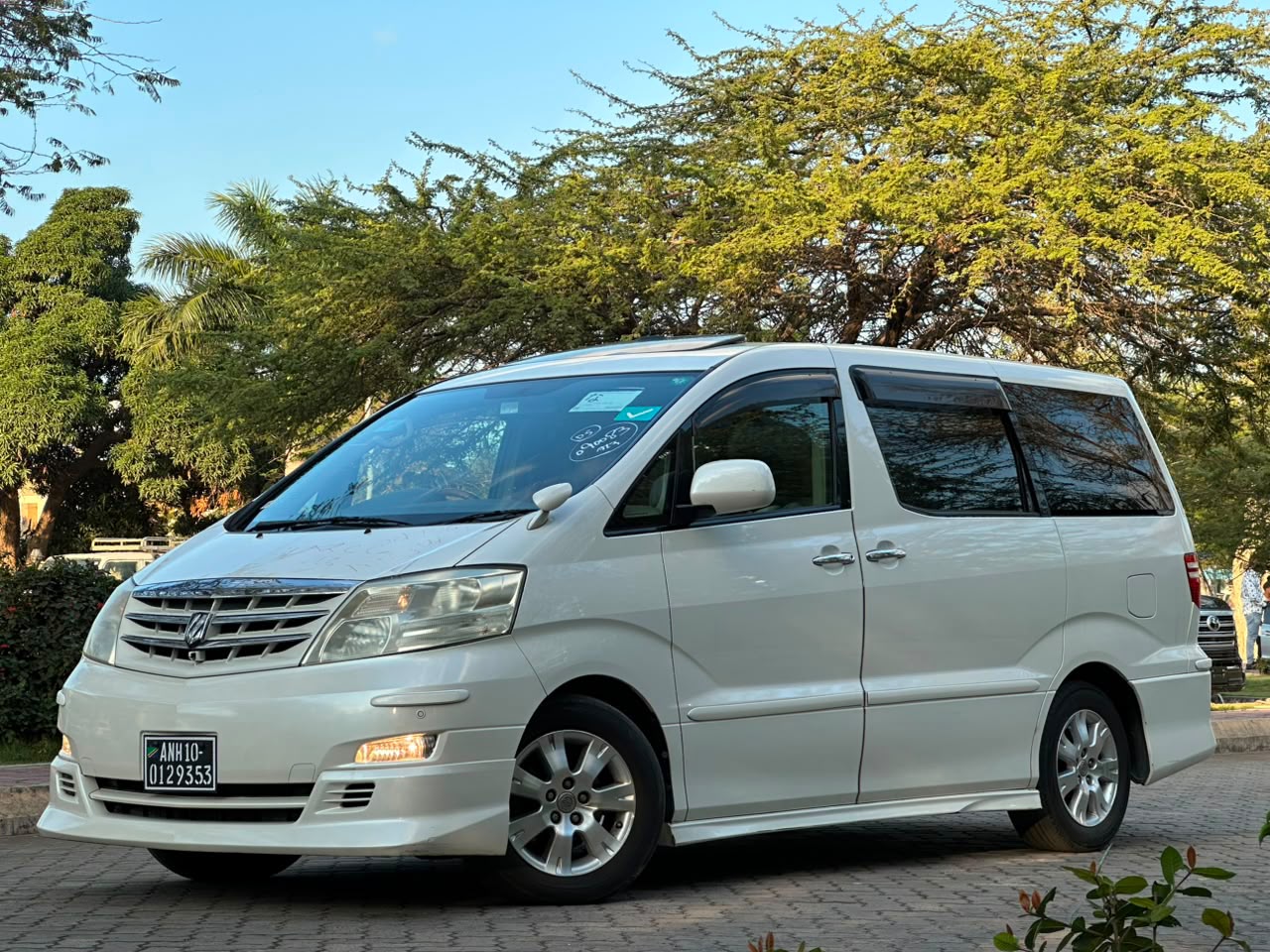 TOYOTA ALPHARD thumbnail 2